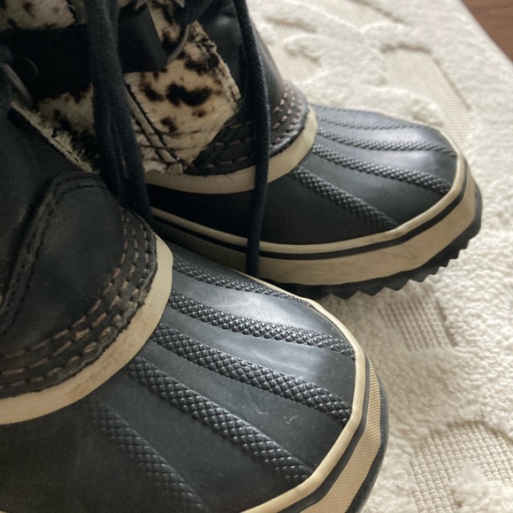 Sleek Joan of Arctic Animal Print, Sz 6 - Picture 4 of 7